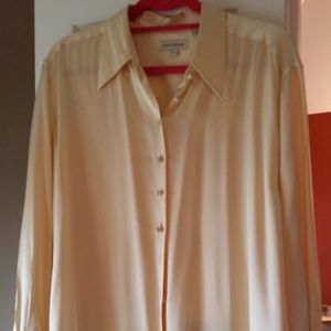 Crean Silk blouse w french cuffs